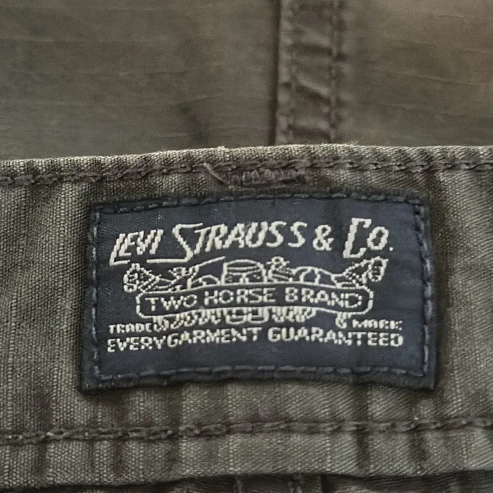 Levi’s Strauss & co Two Horse Brand Gray Cargo Shorts size 40‎